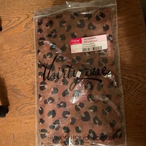 Avenue Scarf Lovely Leopard